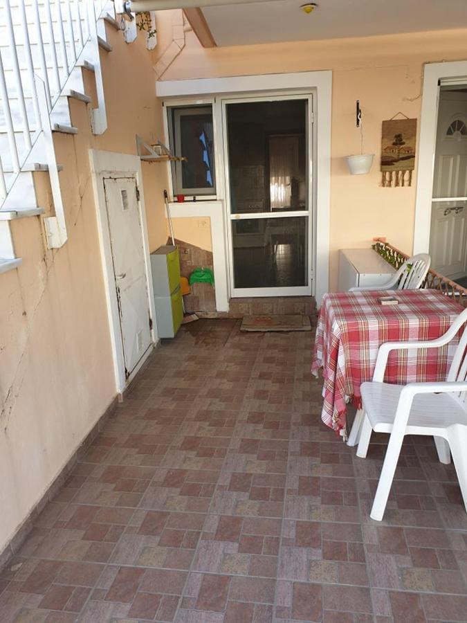Anna Apartments Néa Péramos 外观 照片