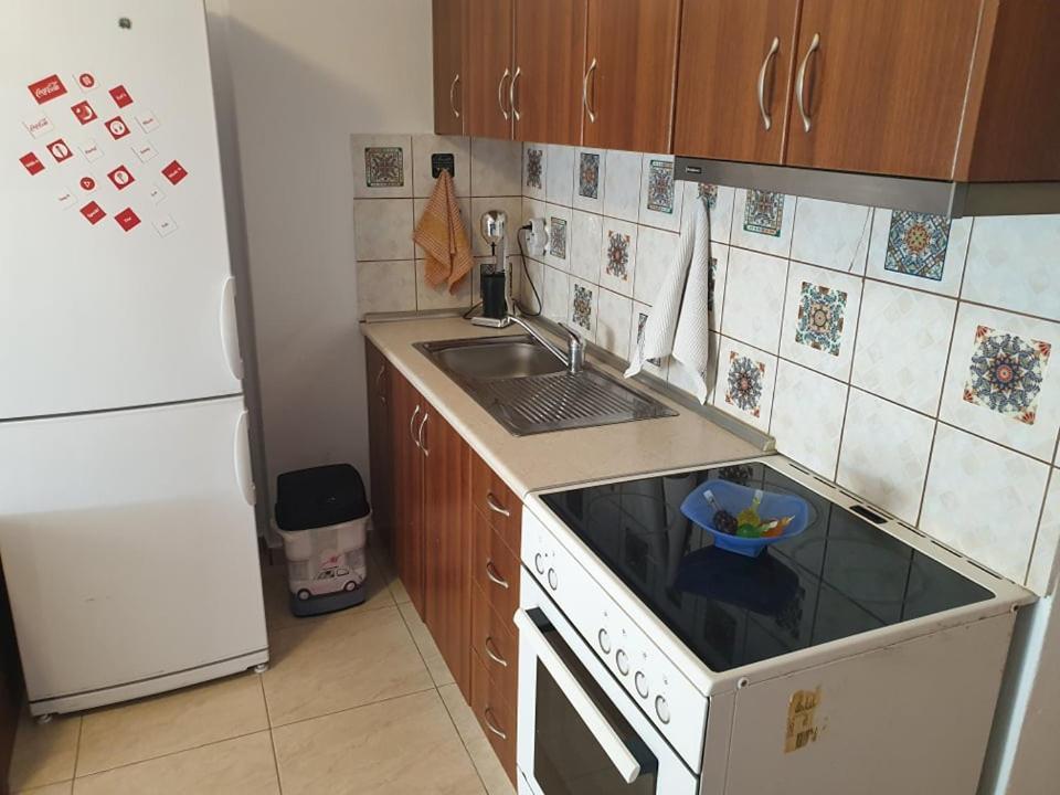 Anna Apartments Néa Péramos 外观 照片