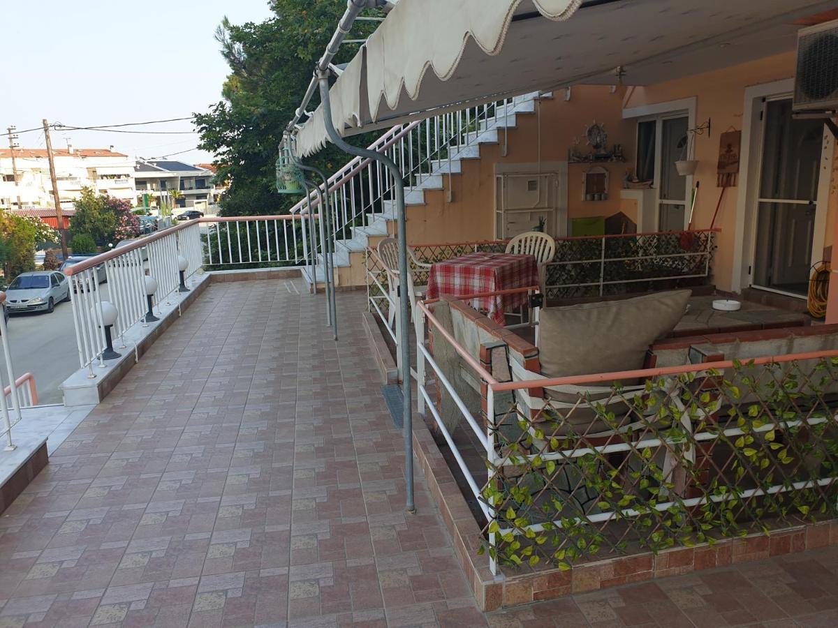 Anna Apartments Néa Péramos 外观 照片