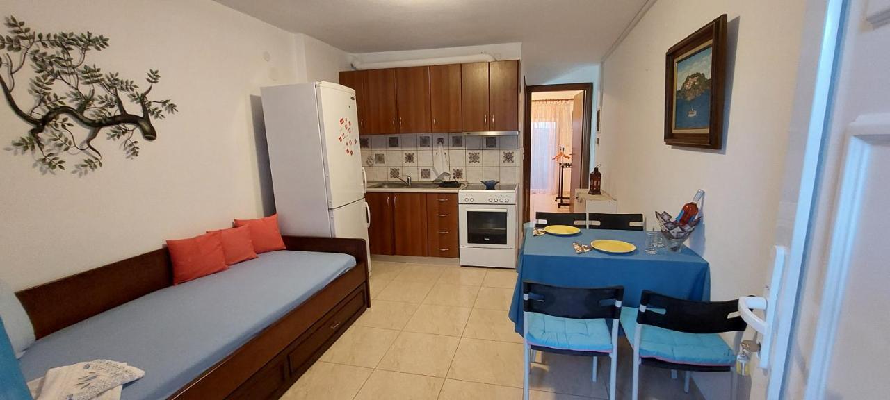 Anna Apartments Néa Péramos 外观 照片
